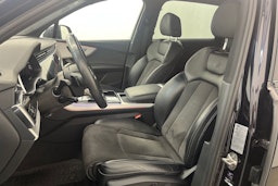 met. musta Audi Q7 2021 kuva 15.