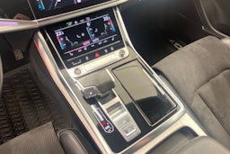 met. musta Audi Q7 2021 kuva 20.