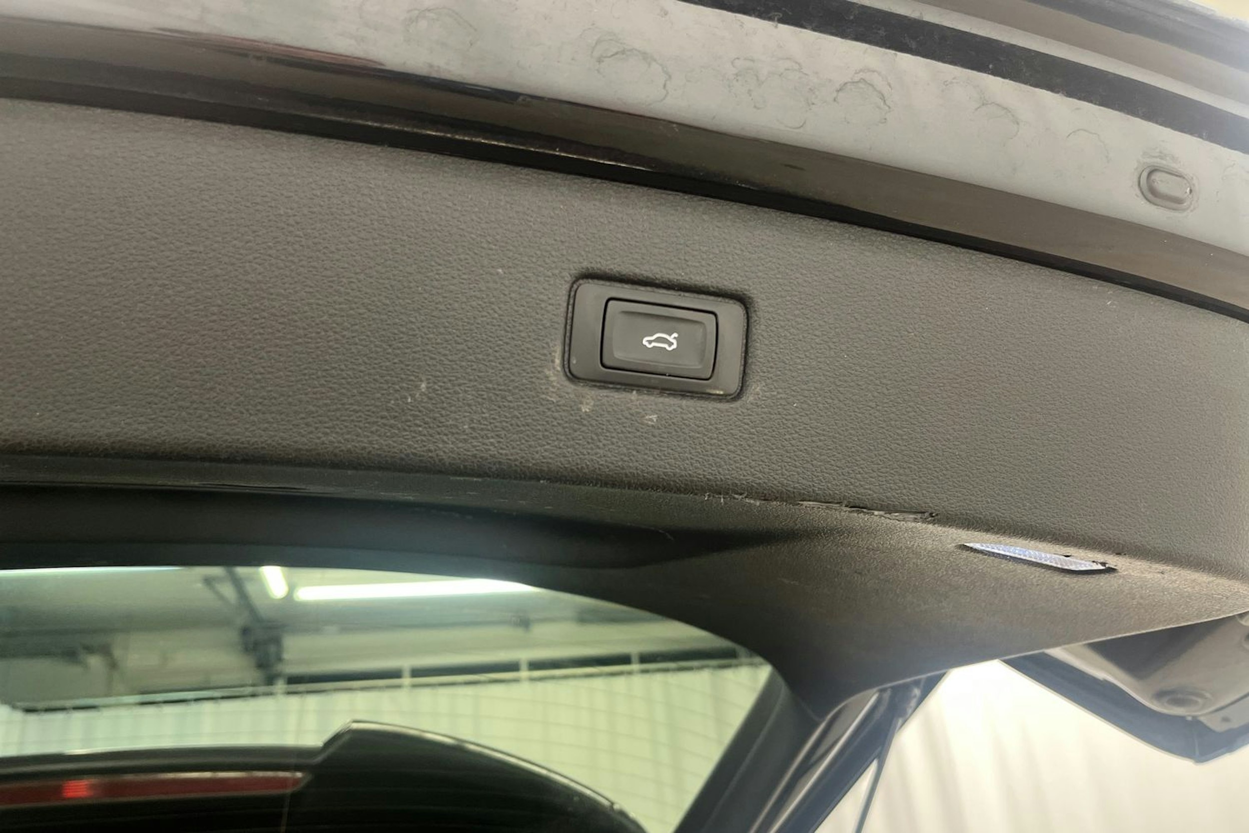 met. musta Audi Q7 2021 kuva 23.