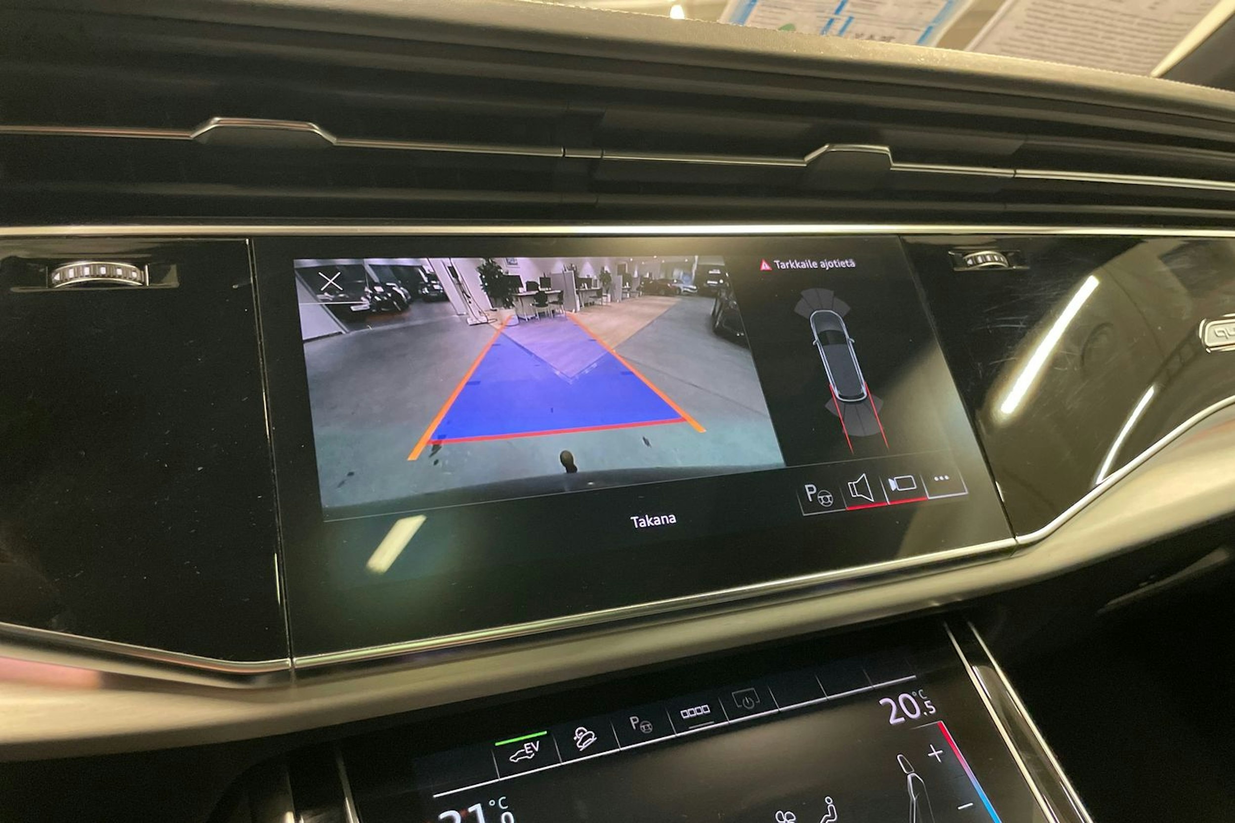 met. ruskea (beige) Audi Q7 2021 kuva 19.