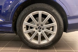 sininen Audi Q7 2021 kuva 13.