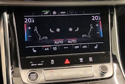 sininen Audi Q7 2021 kuva 16.