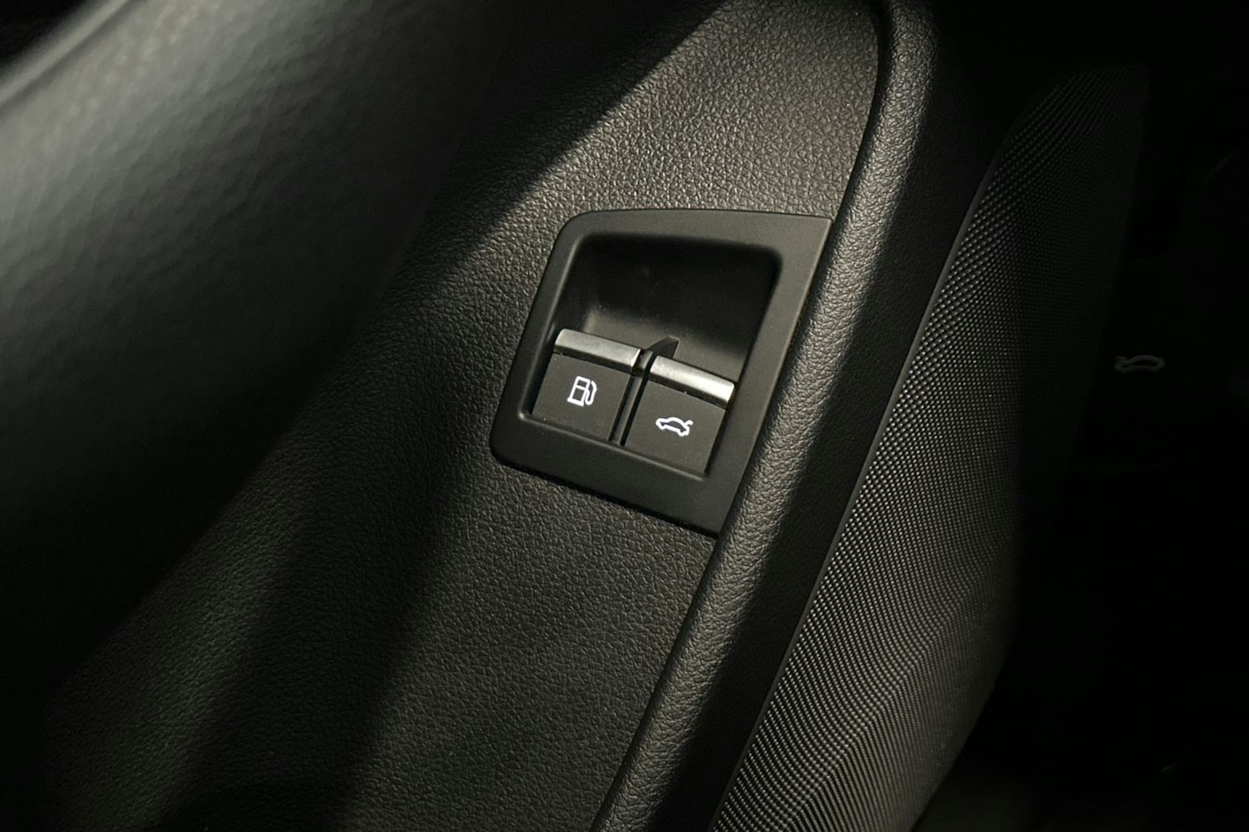 musta Audi Q7 2021 kuva 12.