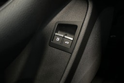 musta Audi Q7 2021 kuva 12.