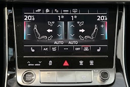 musta Audi Q7 2021 kuva 19.