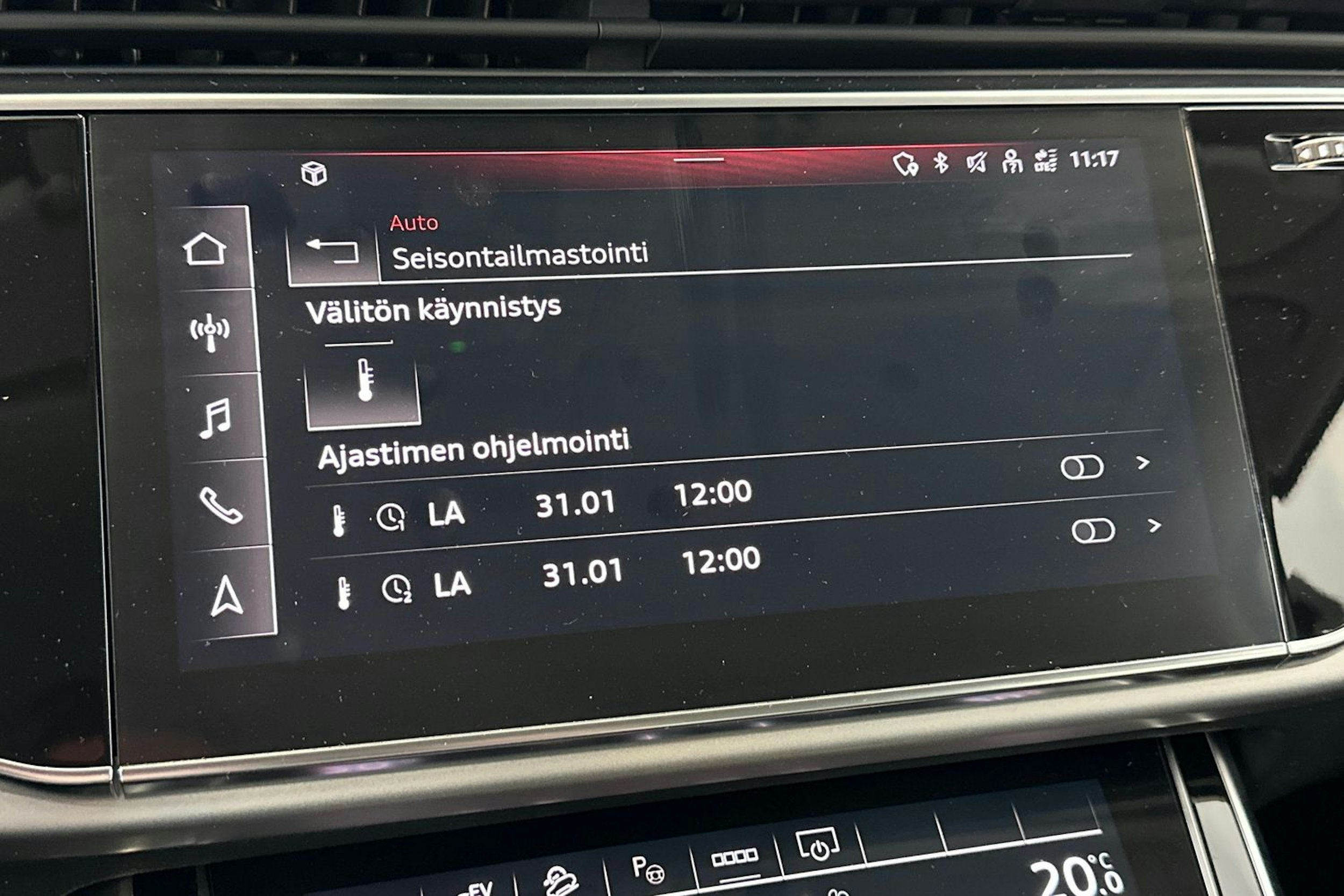 musta Audi Q7 2021 kuva 24.