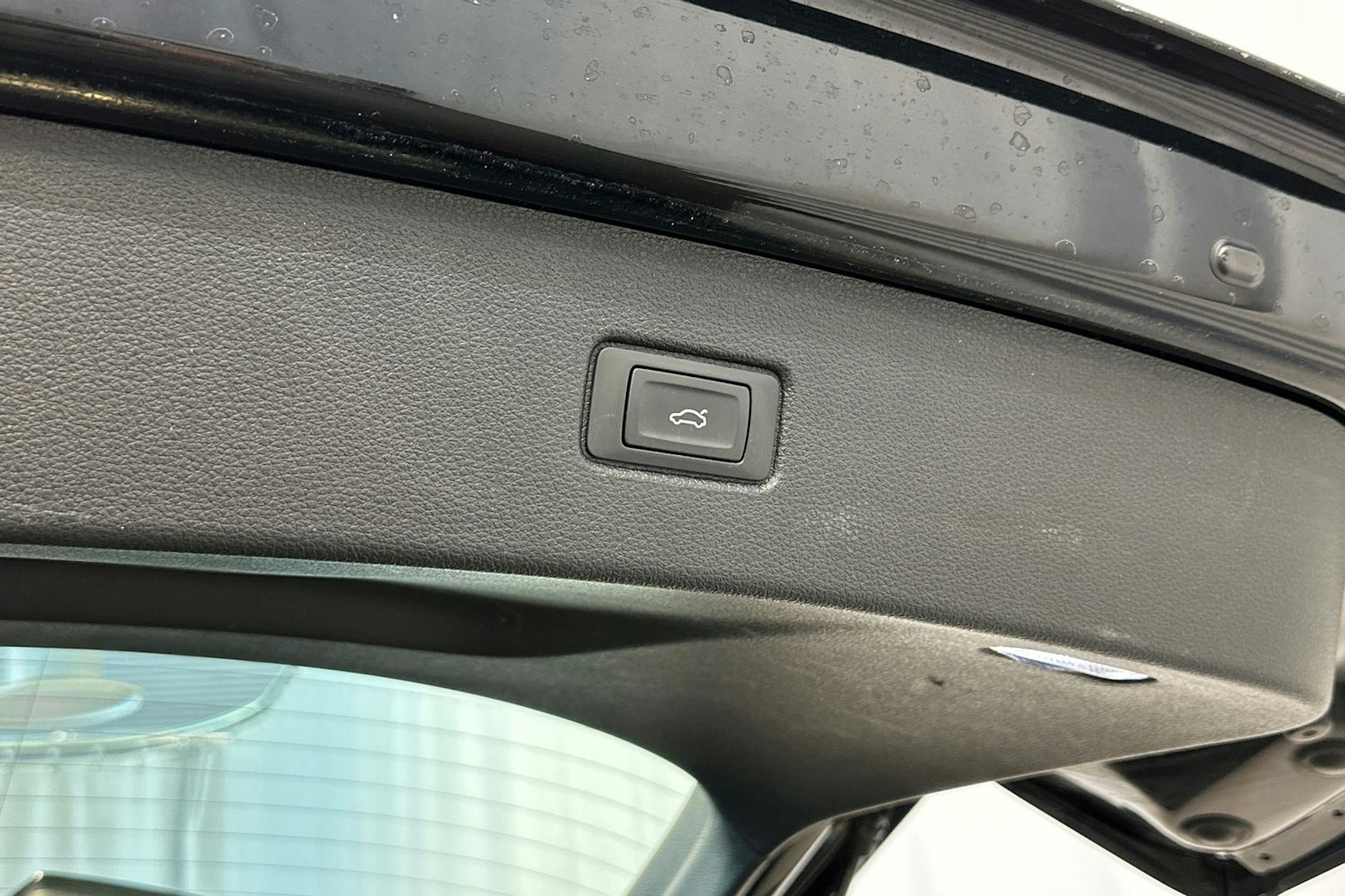 musta Audi Q7 2021 kuva 30.