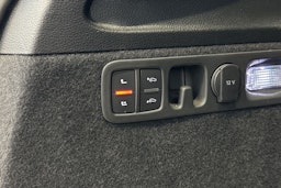 musta Audi Q7 2021 kuva 31.