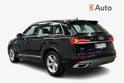 musta Audi Q7 2022 kuva 2.