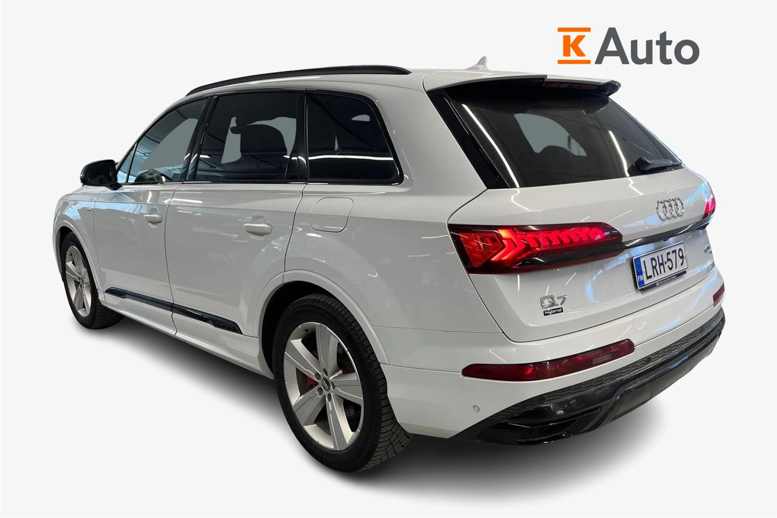 valkoinen Audi Q7 2022 kuva 2.
