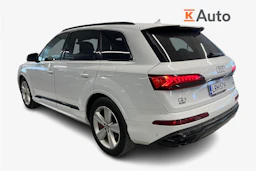 valkoinen Audi Q7 2022 kuva 2.