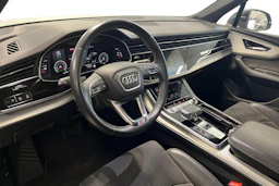 valkoinen Audi Q7 2022 kuva 3.