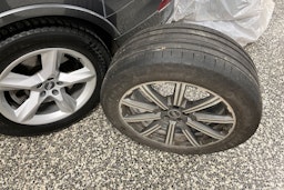 harmaa Audi Q7 2023 kuva 14.