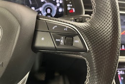 harmaa Audi Q7 2023 kuva 19.