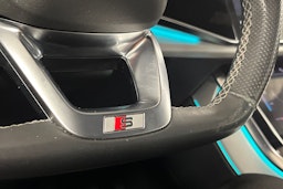 harmaa Audi Q7 2023 kuva 22.