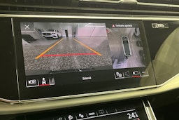 harmaa Audi Q7 2023 kuva 24.