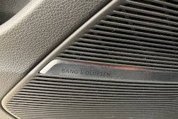 harmaa Audi Q7 2023 kuva 31.