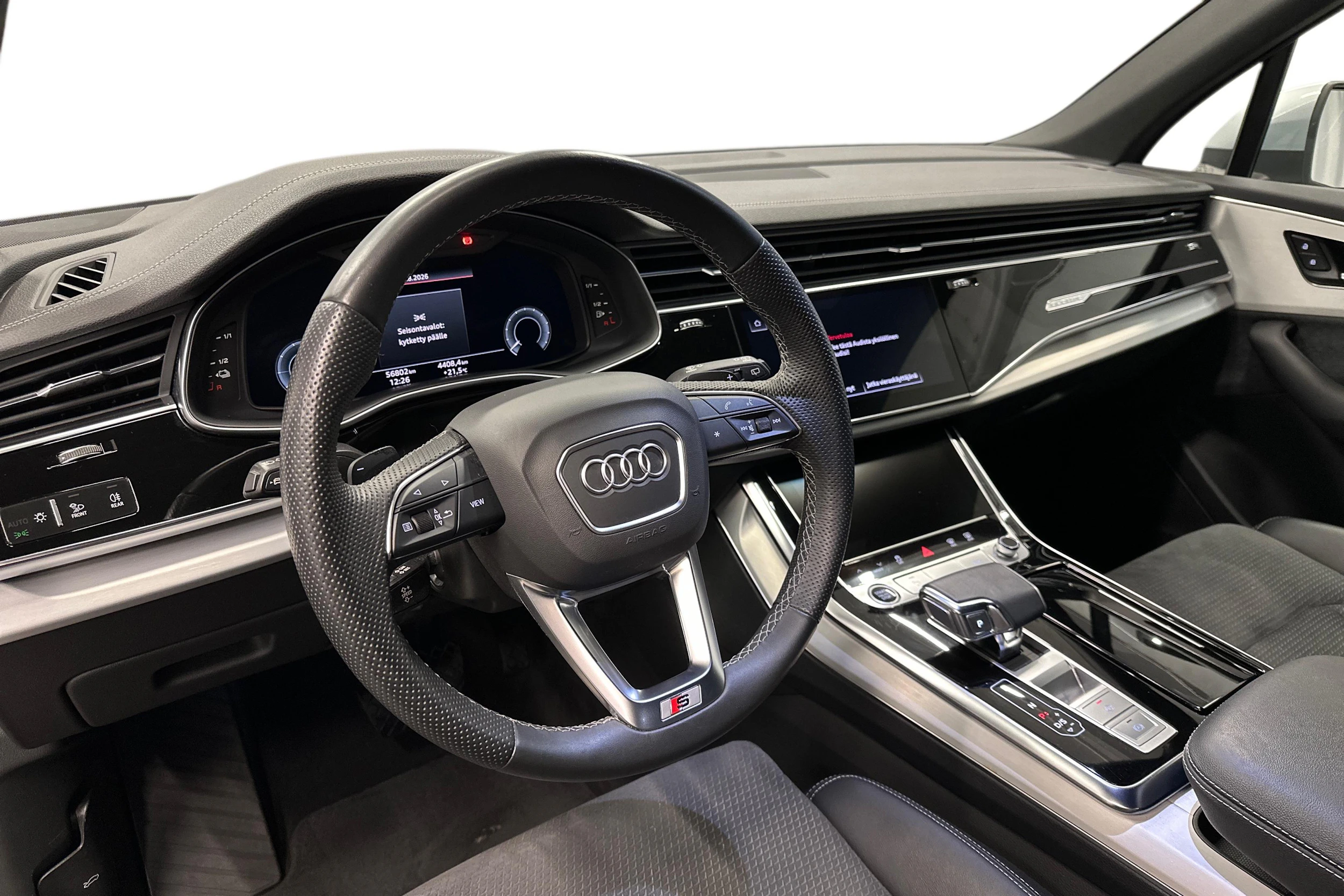 harmaa Audi Q7 2023 kuva 6.