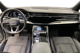 harmaa Audi Q7 2023 kuva 7.
