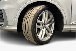 harmaa Audi Q7 2023 kuva 9.