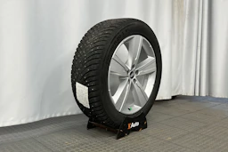 harmaa Audi Q7 2023 kuva 10.