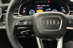 harmaa Audi Q7 2023 kuva 11.