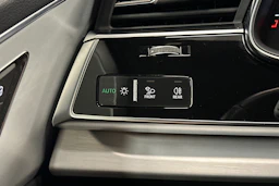 harmaa Audi Q7 2023 kuva 14.