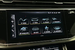 harmaa Audi Q7 2023 kuva 17.