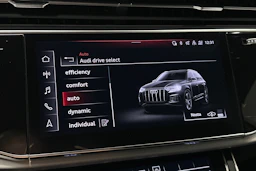 harmaa Audi Q7 2023 kuva 26.