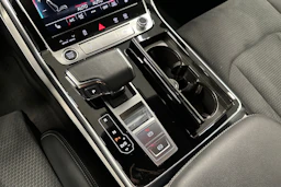 harmaa Audi Q7 2023 kuva 31.