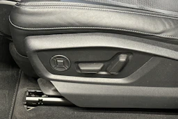 harmaa Audi Q7 2023 kuva 33.