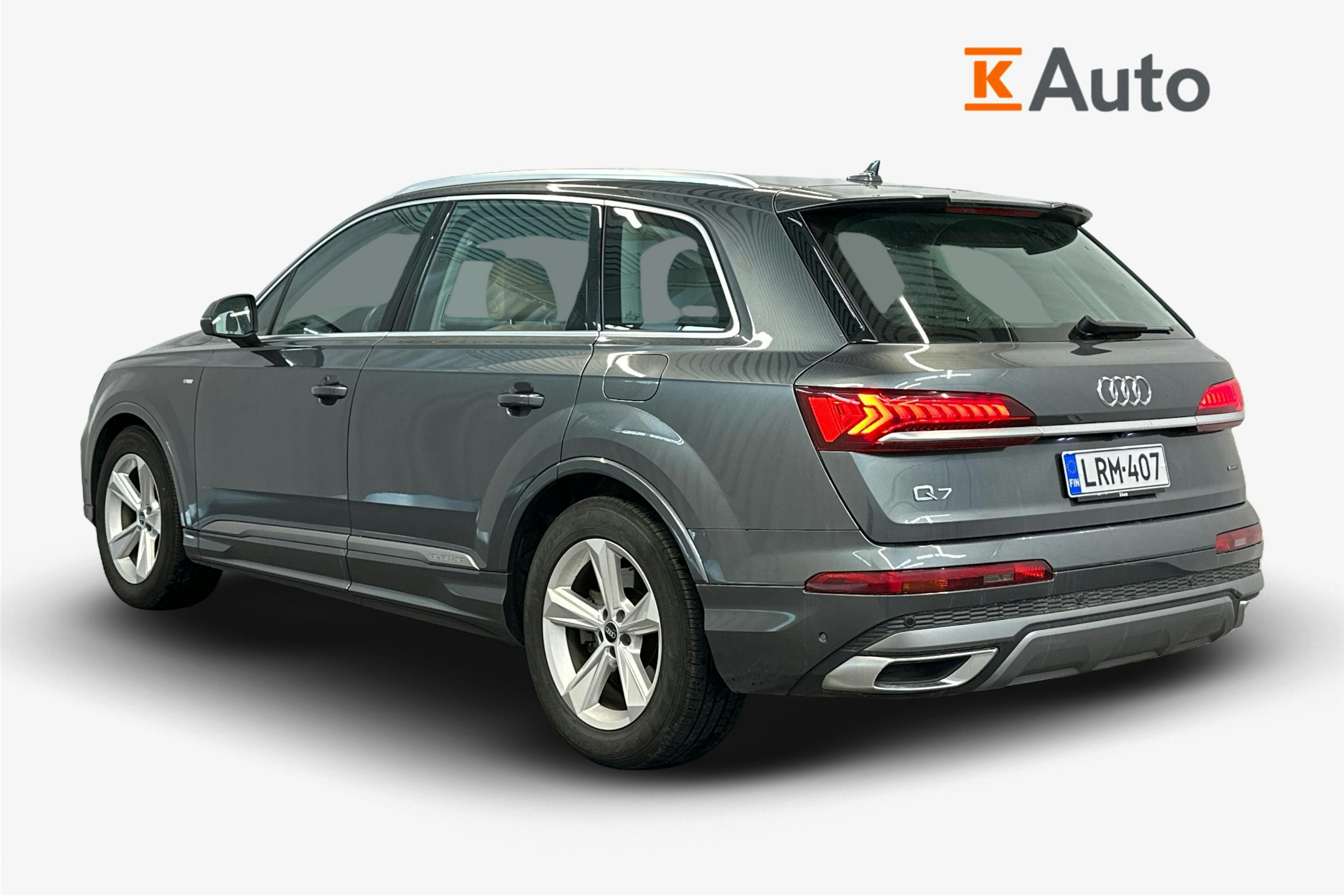 harmaa Audi Q7 2023 kuva 2.