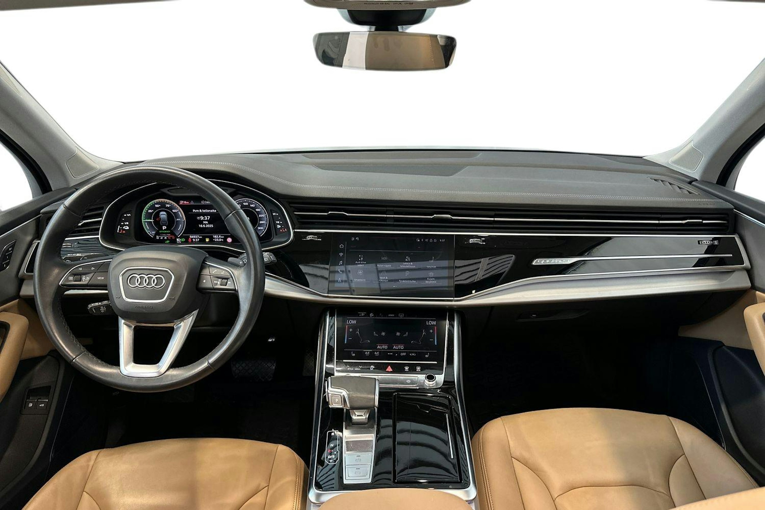 harmaa Audi Q7 2023 kuva 9.
