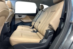 harmaa Audi Q7 2023 kuva 10.