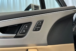 harmaa Audi Q7 2023 kuva 20.