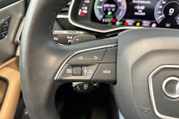 harmaa Audi Q7 2023 kuva 23.