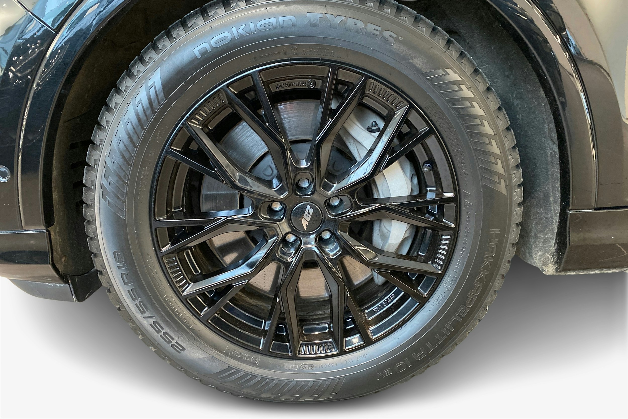 musta Audi Q7 2023 kuva 11.