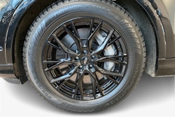 musta Audi Q7 2023 kuva 11.