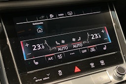 musta Audi Q7 2023 kuva 16.