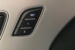 musta Audi Q7 2023 kuva 22.