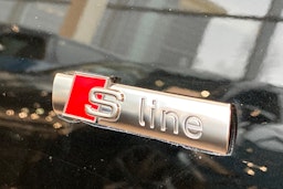 musta Audi Q7 2023 kuva 24.