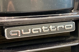 musta Audi Q7 2023 kuva 27.