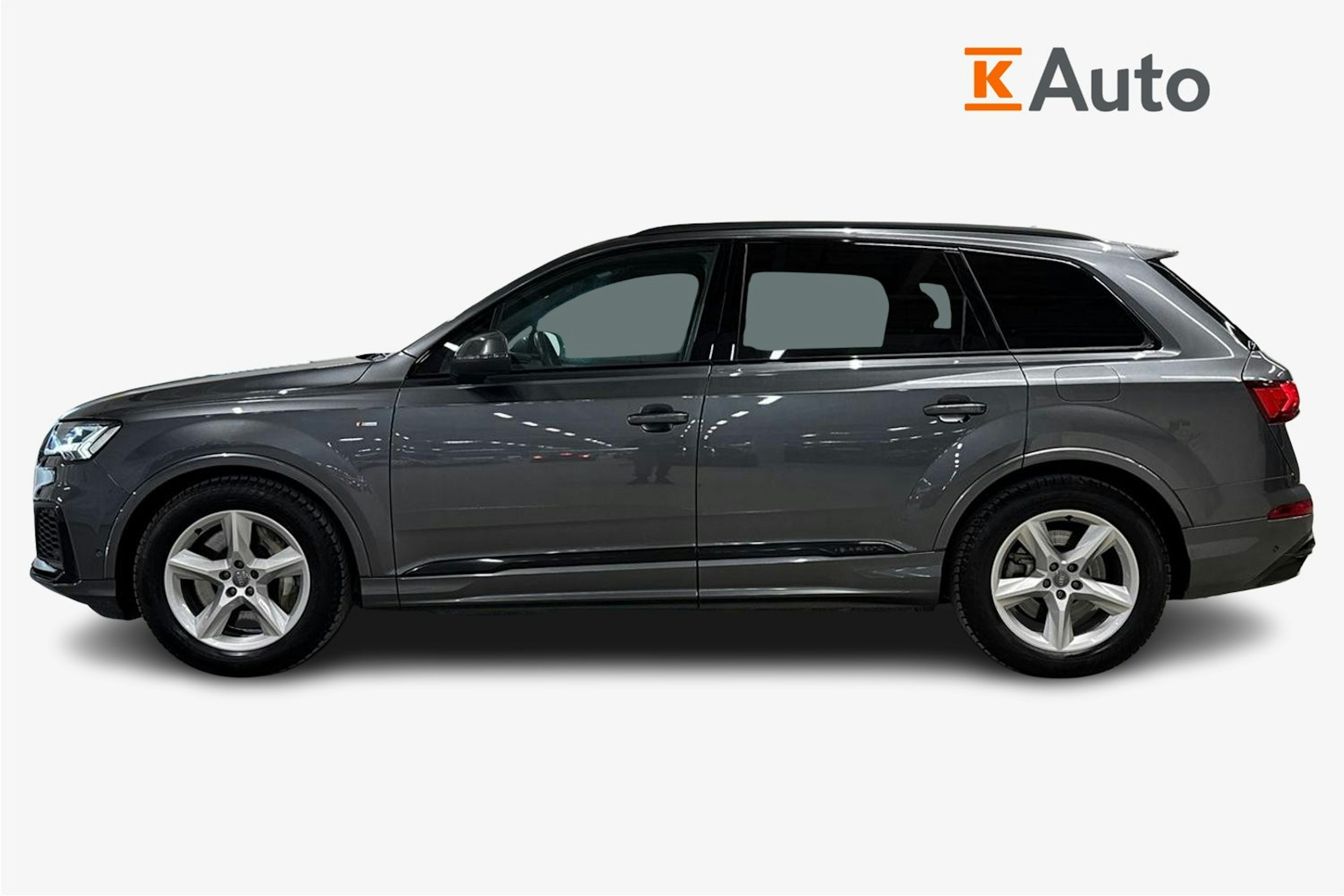 Harmaa Audi Q7 2023 kuva 6.