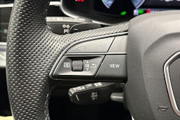 Harmaa Audi Q7 2023 kuva 15.