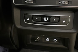 Harmaa Audi Q7 2023 kuva 22.