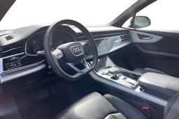 valkoinen Audi Q7 2023 kuva 3.