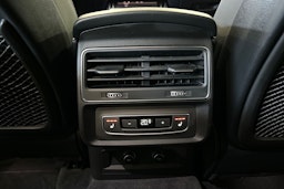 met. harmaa Audi Q7 2023 kuva 23.