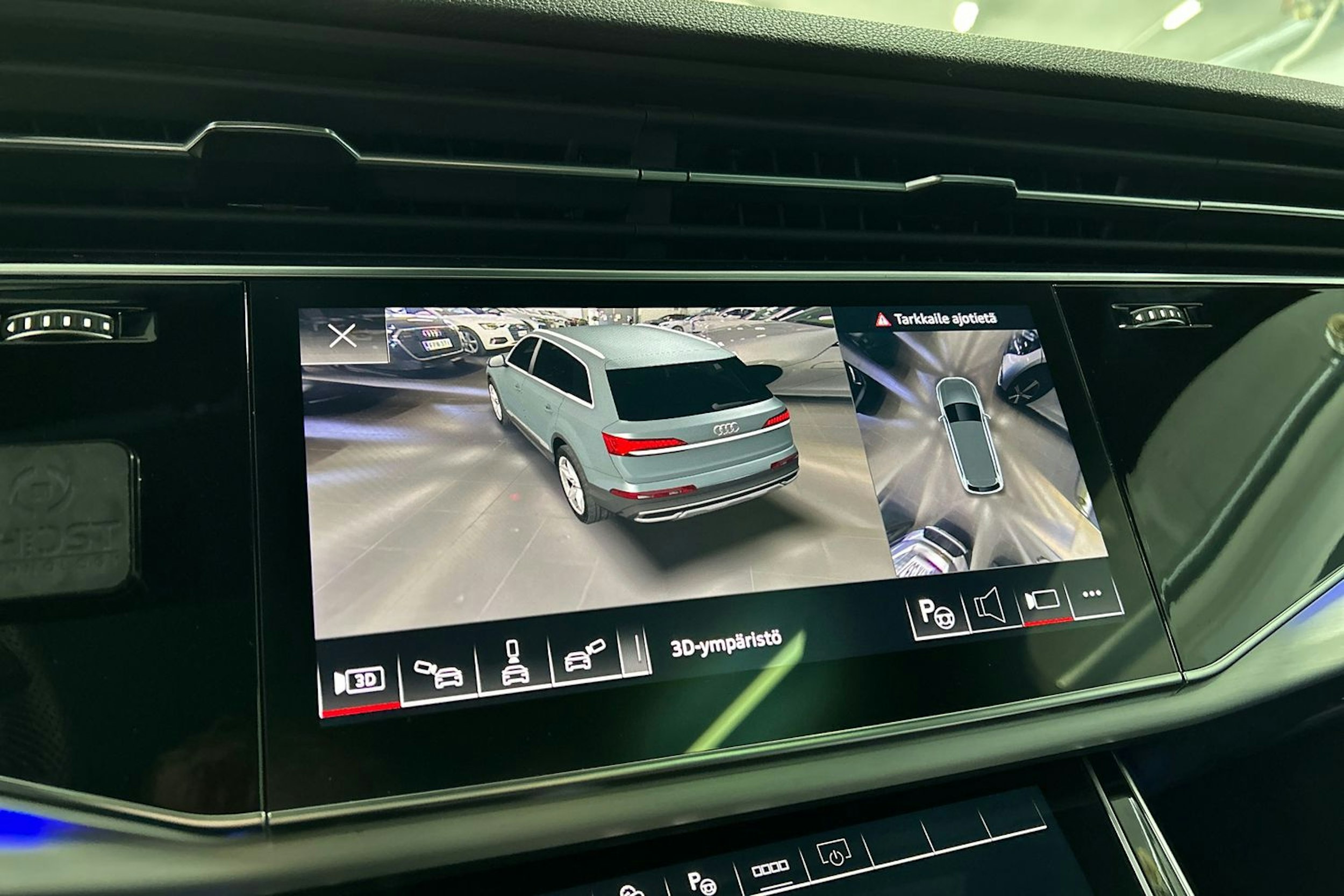 met. harmaa Audi Q7 2023 kuva 29.
