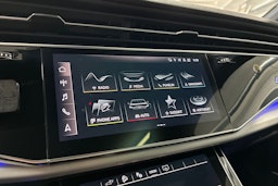 met. harmaa Audi Q7 2023 kuva 30.