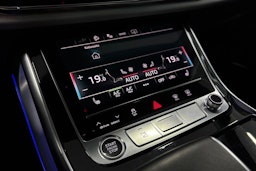 met. harmaa Audi Q7 2023 kuva 34.